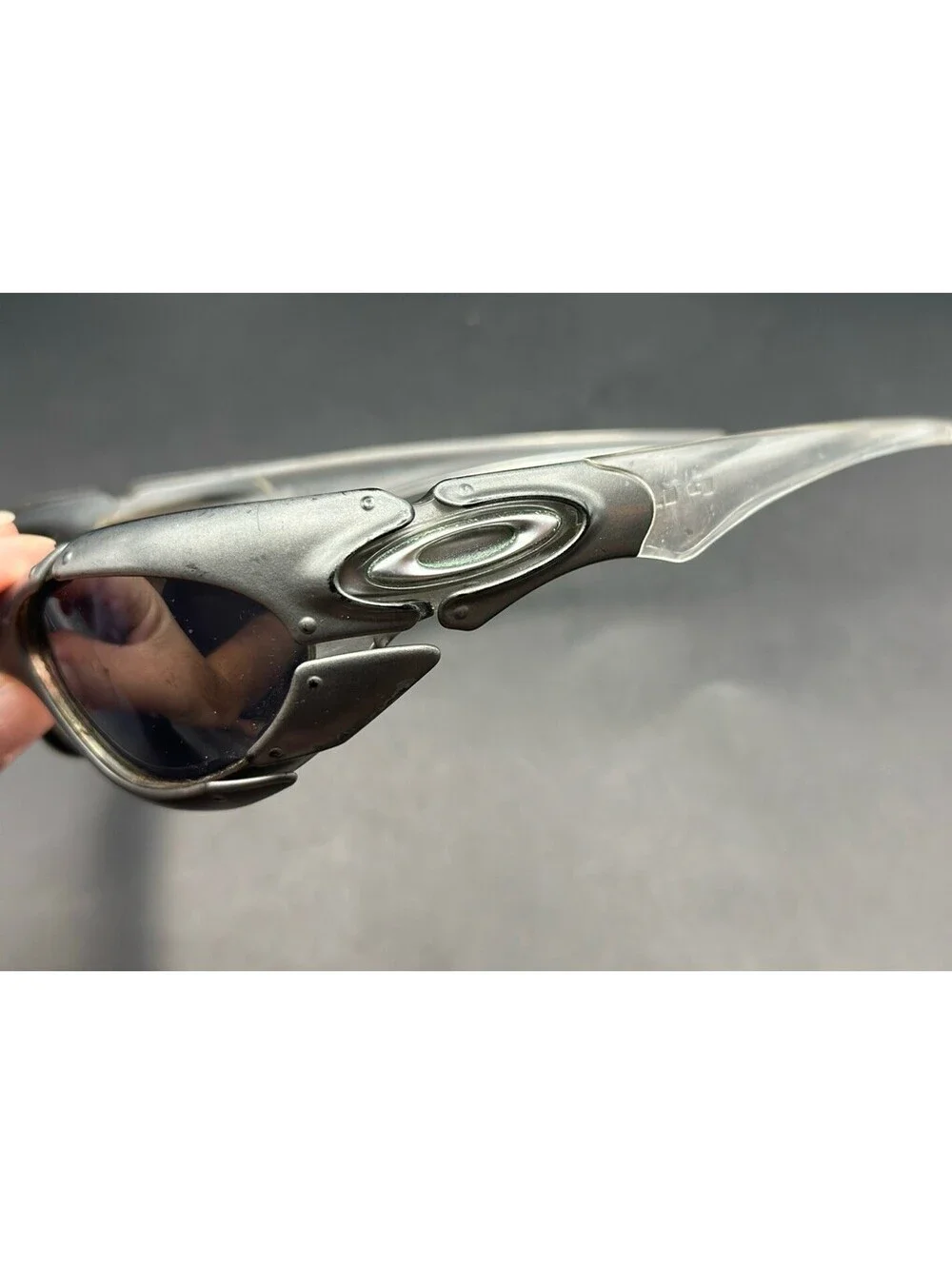 Oakley Plate Dark Silver/Black Iridium Lenses